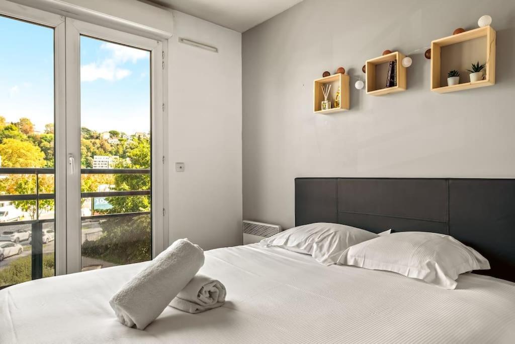 Apartment T2 Paisible Vaise, Avec Parking Metro Direct Bellecour